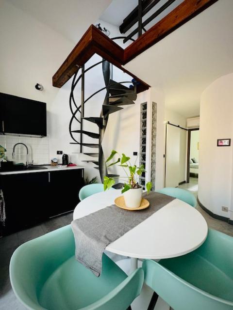 Casa Vacanza A 100 Metri Dal Mare Imperia Bagian luar foto